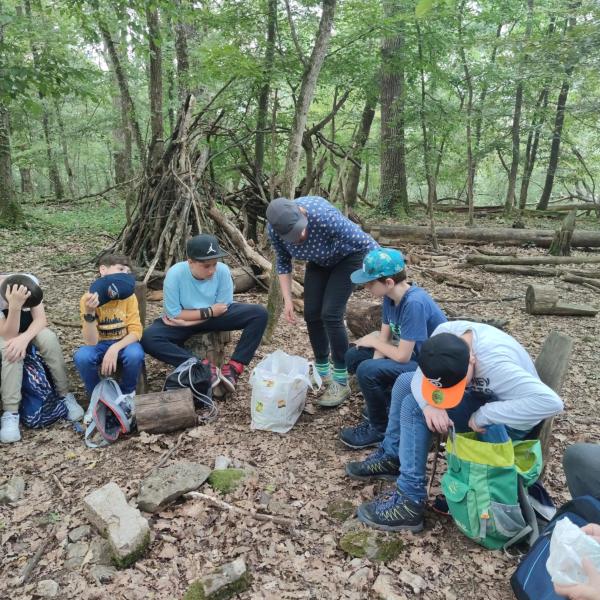 Brezelpause unter kühlem Blätterdach